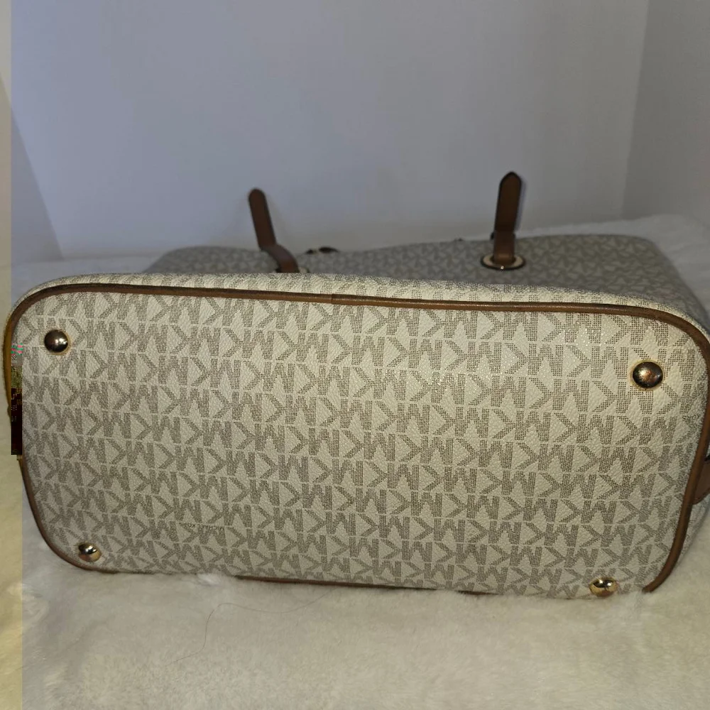 Michael Kors Jet Set Tote Bag Medium White and Brown